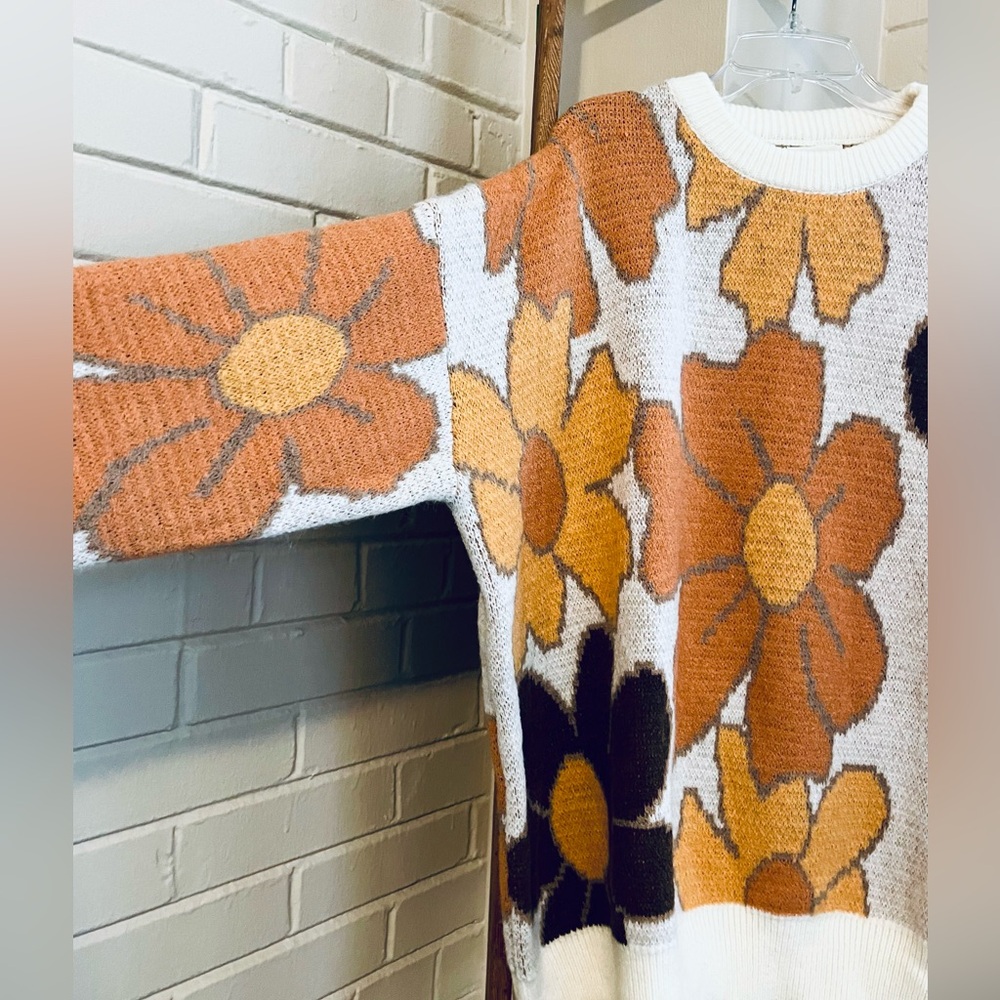 🍂☕️FALL Sale!! BiBi Flowers in Bloom Sweater - Picture 4 of 9